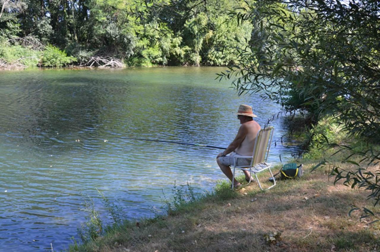 Camping Le Chassezac Sampzon Exterior photo